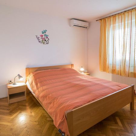 Apartments Villa Ana Крк Номер фото