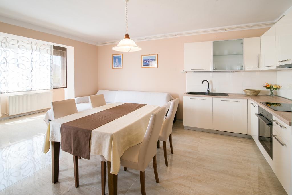 Apartments Villa Ana Крк Екстер'єр фото