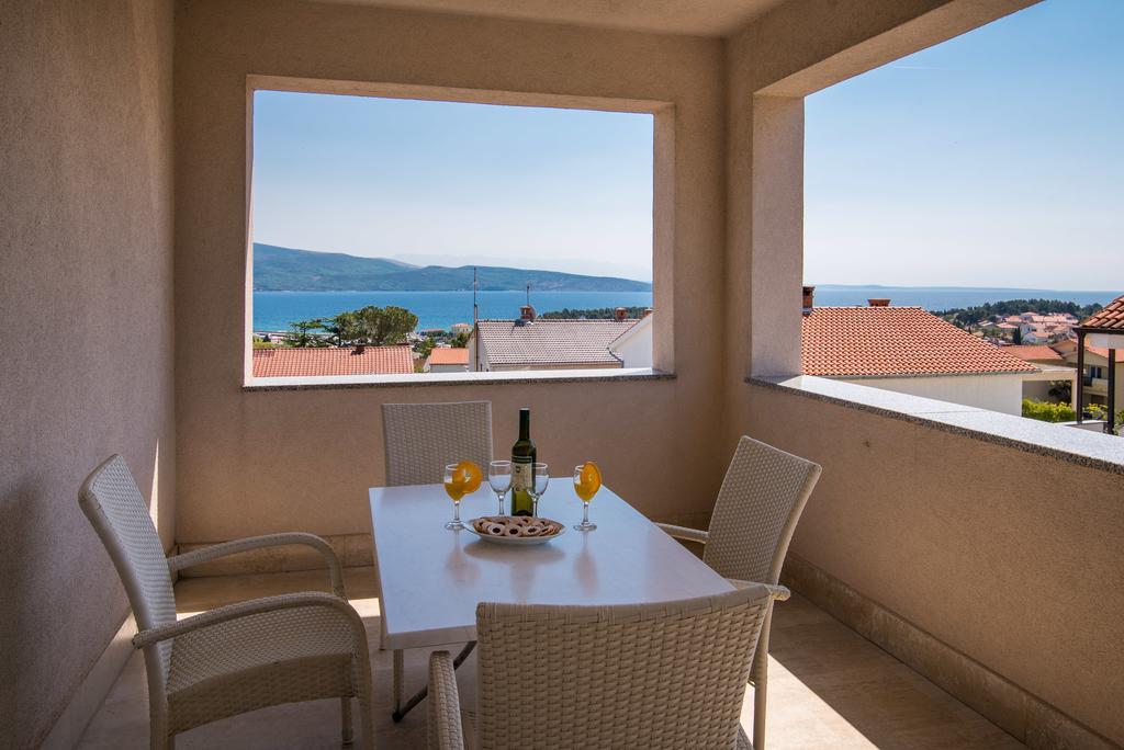 Apartments Villa Ana Крк Екстер'єр фото