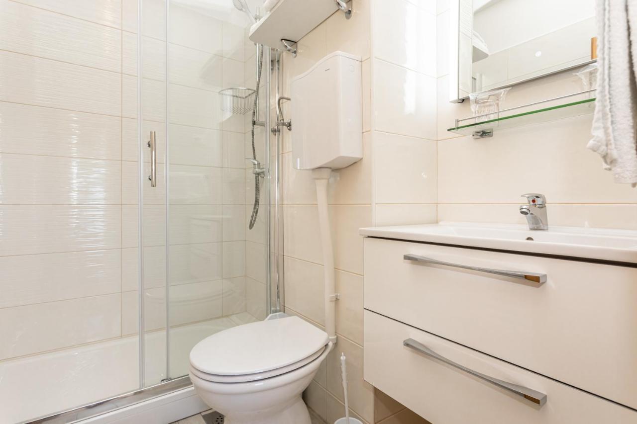 Apartments Villa Ana Крк Екстер'єр фото